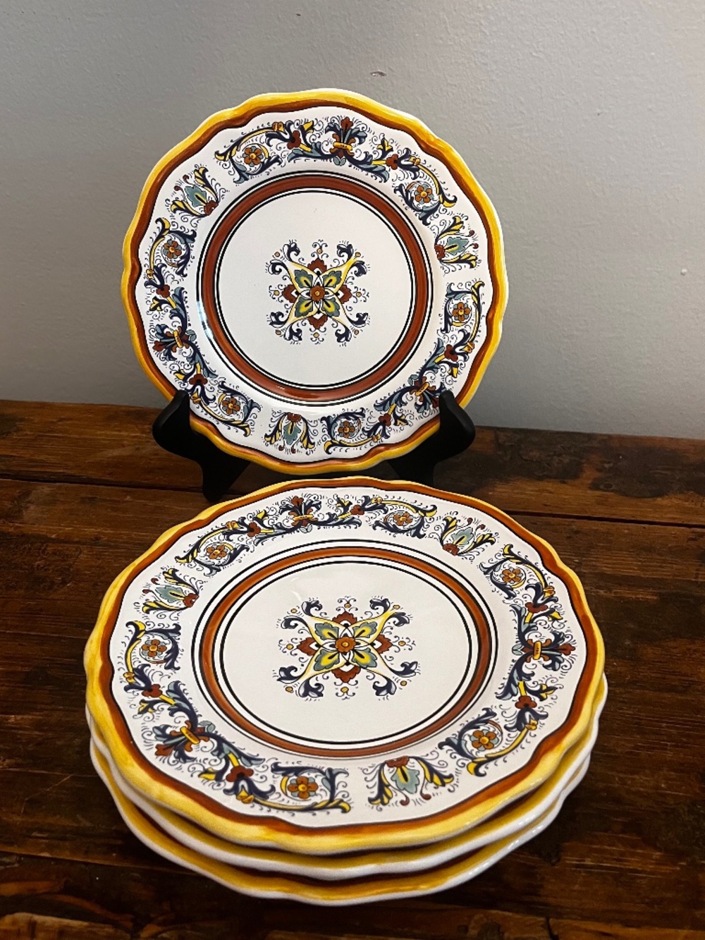 Sur La Table Deruta Salad Plates / Italian Majolica / Hand Painted / Set of 4